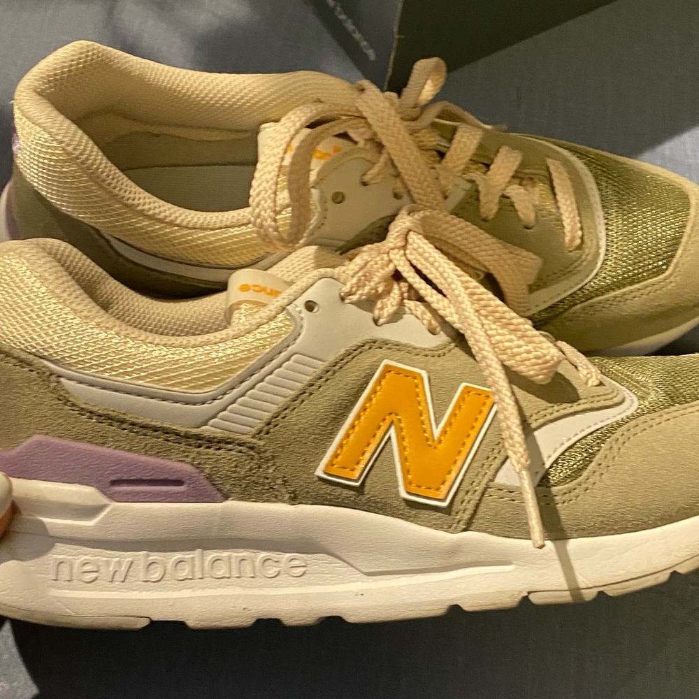 New Balance Beige and Yellow Sneakers